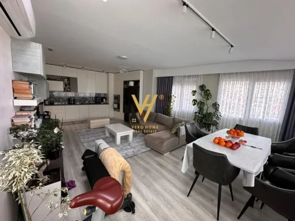 Tirane, shitet apartament 3+1+Ballkon Kati 9, 95 m² 226.000 € (FRESK)
