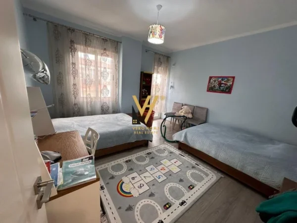 Tirane, shitet apartament 3+1+Ballkon Kati 9, 95 m² 226.000 € (FRESK)