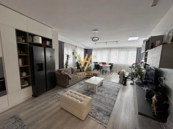 Tirane, shitet apartament 3+1+Ballkon Kati 9, 95 m² 226.000 € (FRESK)