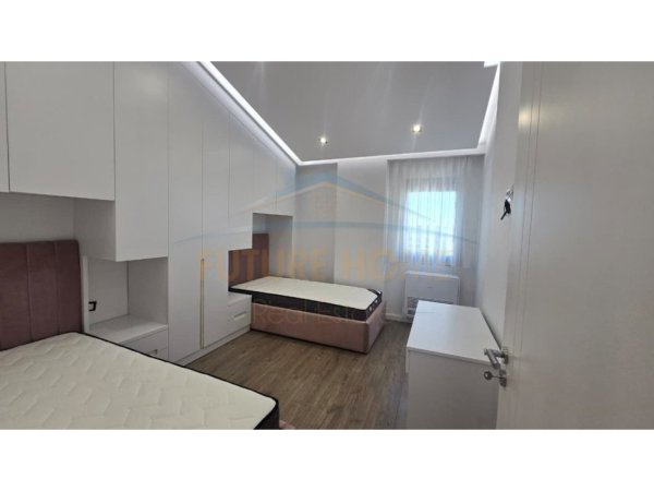 Tirane, jepet me qera 2+1 , 120 m² 500 € 