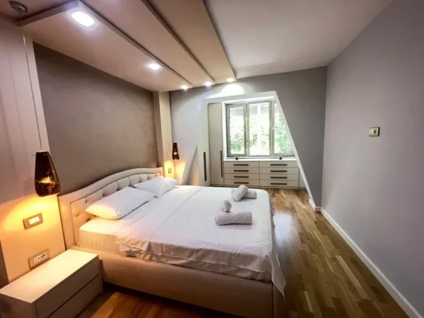 APARTAMENT 2+1 ME QIRA PRANE 15 KATESHIT 1.200 EURO