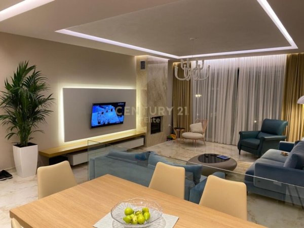 Durres, shitet Vile 3+1+Aneks+Ballkon Kati 2, 280 m² 750.000 € (Gjiri i Lalezit)