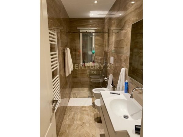 Durres, shitet Vile 3+1+Aneks+Ballkon Kati 2, 280 m² 750.000 € (Gjiri i Lalezit)