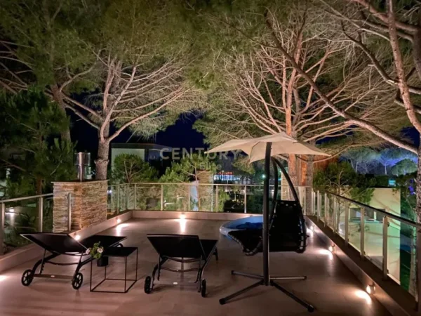 Durres, shitet Vile 3+1+Aneks+Ballkon Kati 2, 280 m² 750.000 € (Gjiri i Lalezit)