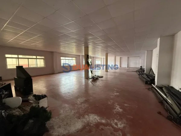 Tirane, jepet me qera ambjent biznesi , 1.100 m² 5.800 € 