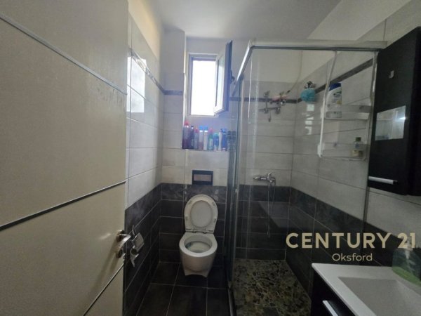 Tirane, shitet apartament 2+1+Ballkon Kati 10, 72 m² 