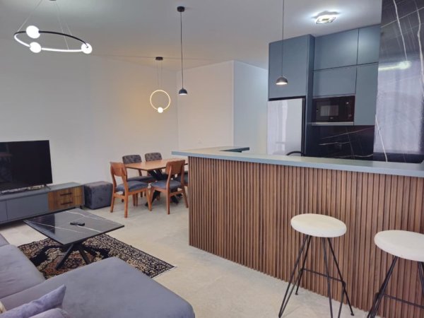 Tirane, jepet me qera apartament 2+1 Kati 2, 123 m² 1.350 € (LIQENI I THATE KOMPLEKSI FZ)