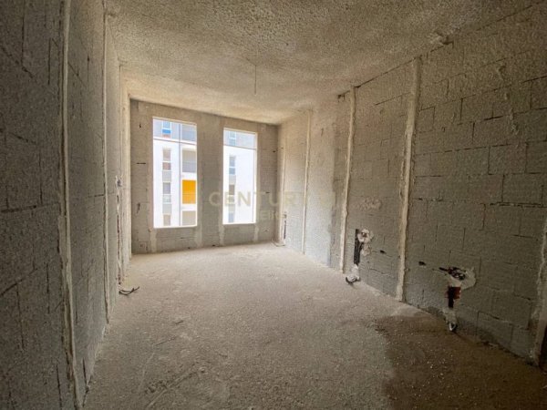 shitet 1+1 , 67 m² 72.000 €