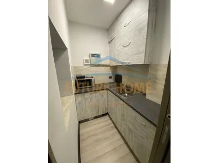 Durres, jepet me qera zyre Kati 1, 125 m² 1.000 € 