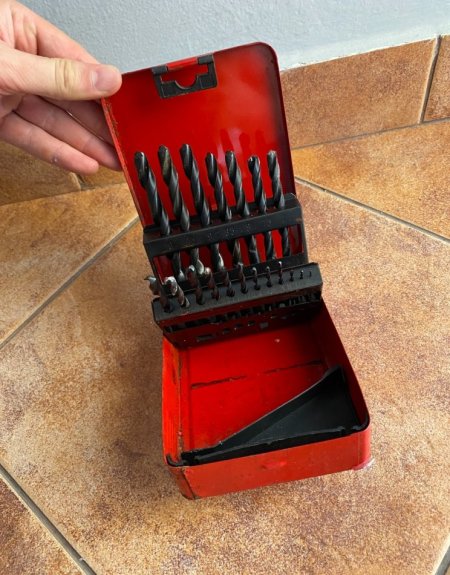 Tirane, shes Set puntosh