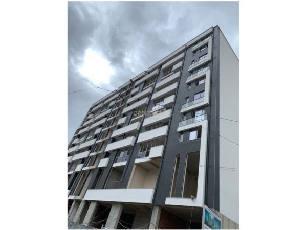 Tirane, jepet me qera ambjent biznesi Kati 1, 82 m² 1.200 € (Ali Demi)