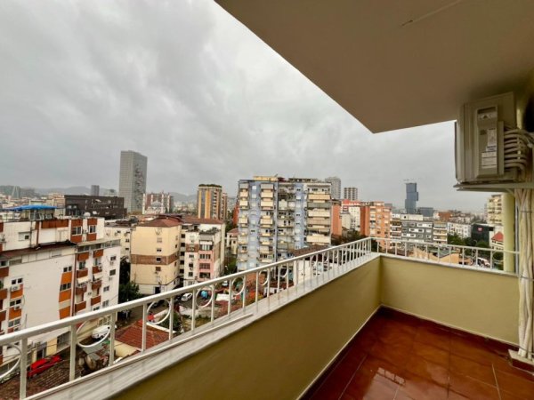 Tirane, jepet me qera apartament 3+1+Ballkon Kati 7, 140 m² 1.200 € (Tefta tashko koco)