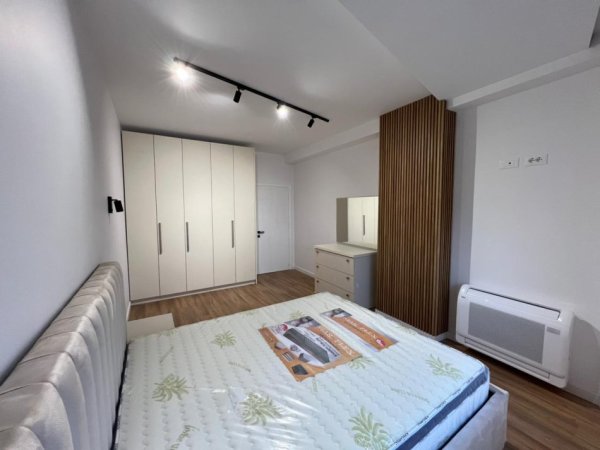 Tirane, jepet me qera apartament 3+1+Ballkon Kati 7, 140 m² 1.200 € (Tefta tashko koco)