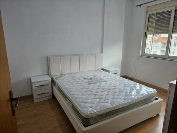 Tirane, jepet me qera apartament 2+1 Kati 7, 100 m² 500 € (Astir)