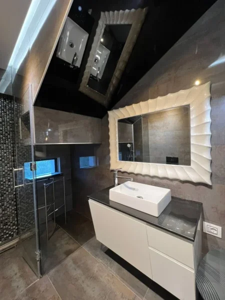 Tirane, jepet me qera apartament duplex 2 Katshe , 215 m² 2.000 € (KODRA DIELLIT 1)