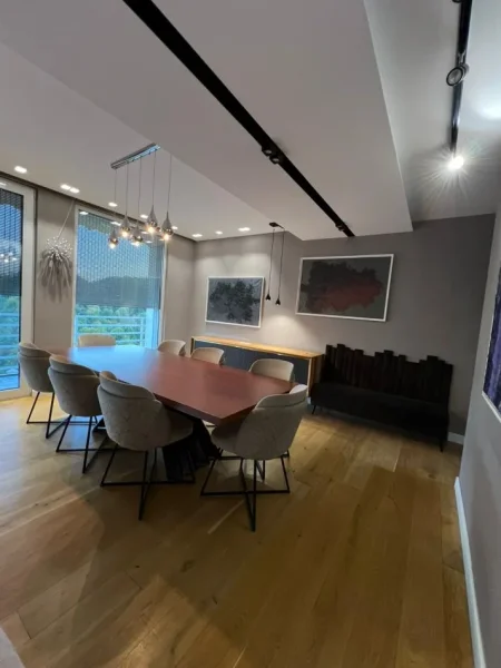 Tirane, jepet me qera apartament duplex 2 Katshe , 215 m² 2.000 € (KODRA DIELLIT 1)