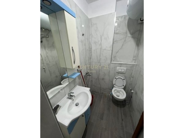 Tirane, jepet me qera apartament Kati 3, 55 m² 500 € (Rruga e Barrikadave)