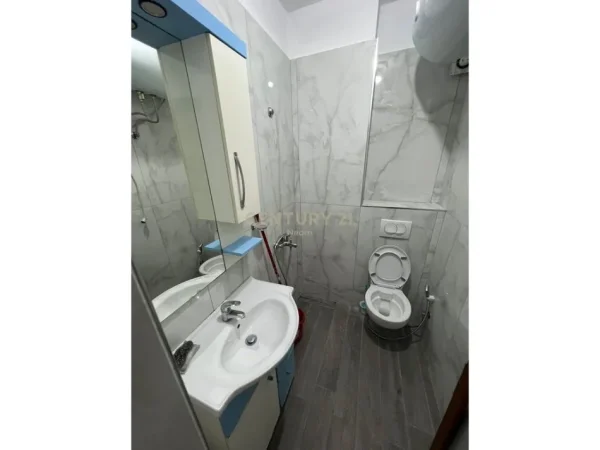 Tirane, jepet me qera apartament Kati 3, 55 m² 500 € (Rruga e Barrikadave)