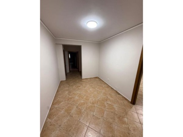 Tirane, jepet me qera ambjent biznesi Kati 4, 165 m² 1.200 € 