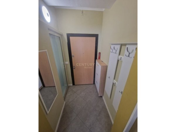 Tirane, jepet me qera apartament 2+1 Kati 5, 85 m² 700 € 
