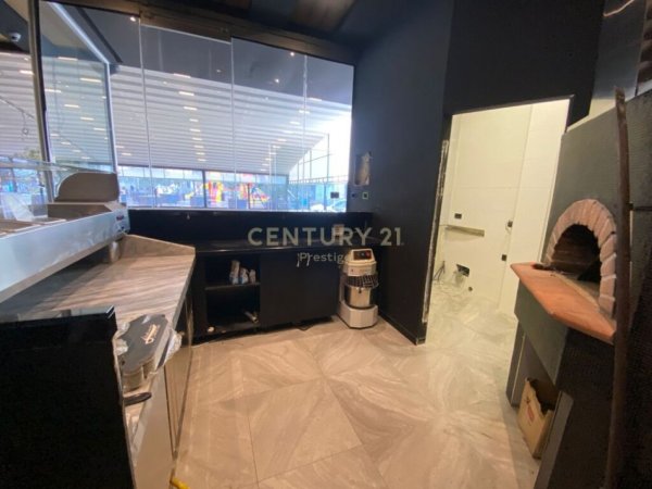 Tirane, jepet me qera bar-resorant Kati 0, 200 m² 1.000 € (Astir)