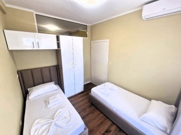 Tirane, jepet me qera apartament 2+1 Kati 5, 85 m² 700 € (BULEVARDI ZOGI PARE)