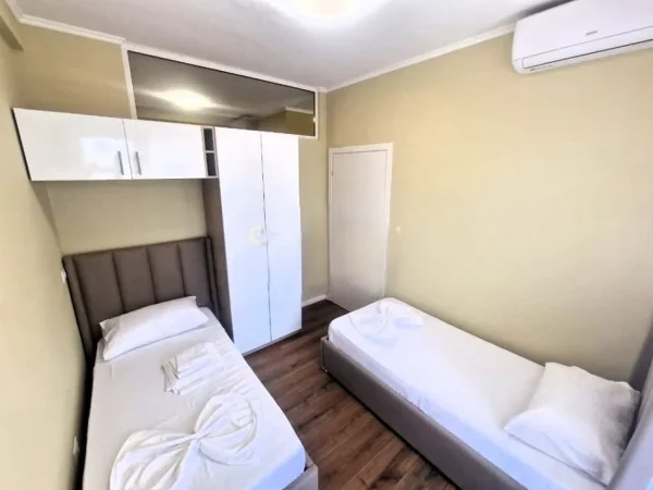 Tirane, jepet me qera apartament 2+1 Kati 5, 85 m² 700 € (BULEVARDI ZOGI PARE)