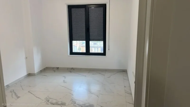 Tirane, jepet me qera Kati 6, 105 m² 550 € (RRUGA KARL GEGA)