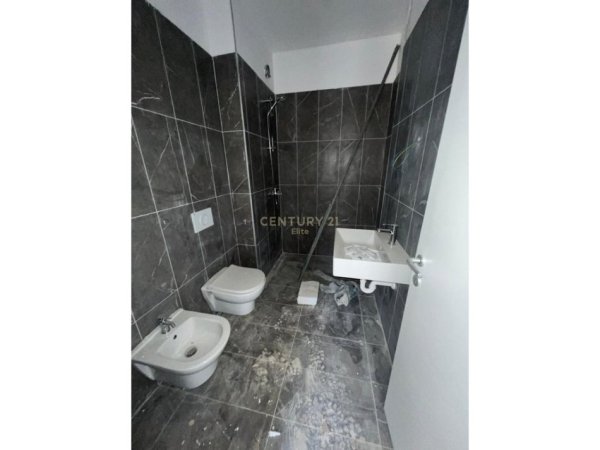 Tirane, shitet apartament 2+1 Kati 6, 99 m² 113.000 € (QTU)