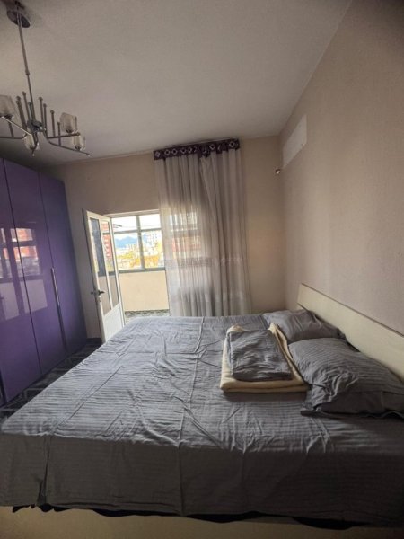 Tirane, jepet me qera apartament 2+1+Ballkon Kati 3, 80 m² 400 € (Te rrethi ne Astir)