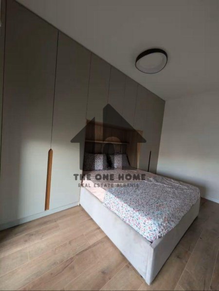 Tirane, jepet me qera apartament 2+1+Ballkon Kati 4, 90 m² 900 € (Stadiumi Dinamo)