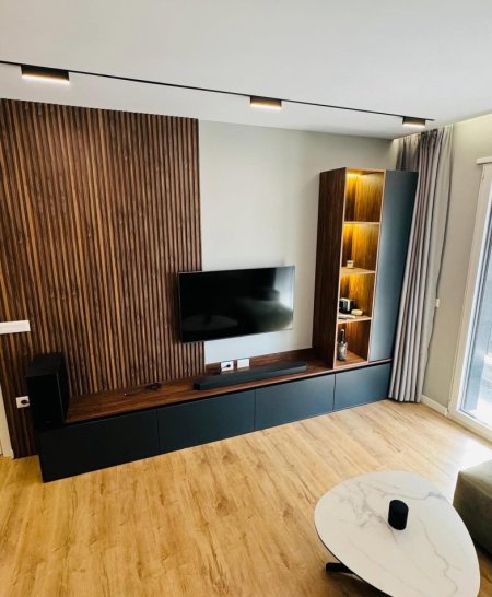 Kavaje, shes Mobileri Romi 1 €