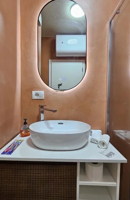 Tirane, jepet me qera apartament 1+1 Kati 4, 60 m² 800 € (BULEVARDI RI)