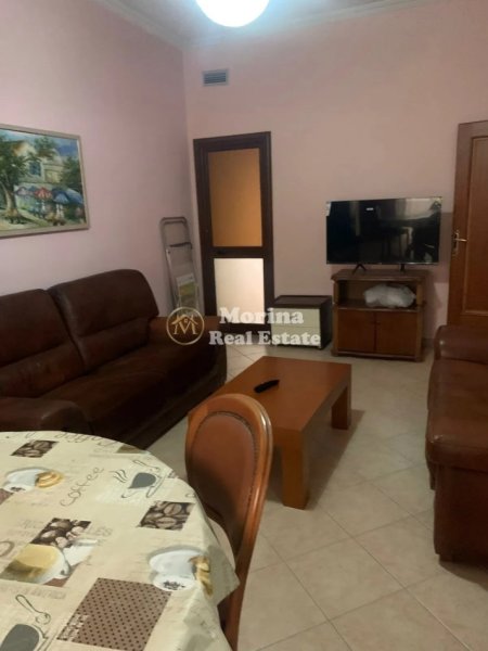 Tirane, jepet me qera shtepi 1+1 Kati 3, 60 m² 400 € (Rruga Hamdi Pepo)