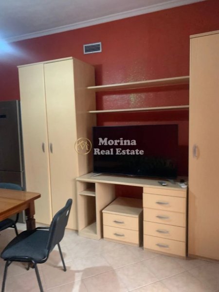 Tirane, jepet me qera shtepi 1+1 Kati 3, 60 m² 400 € (Rruga Hamdi Pepo)