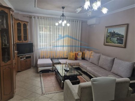 Tirane, jepet me qera apartament 2+1 Kati 7, 102 m² 750 € 