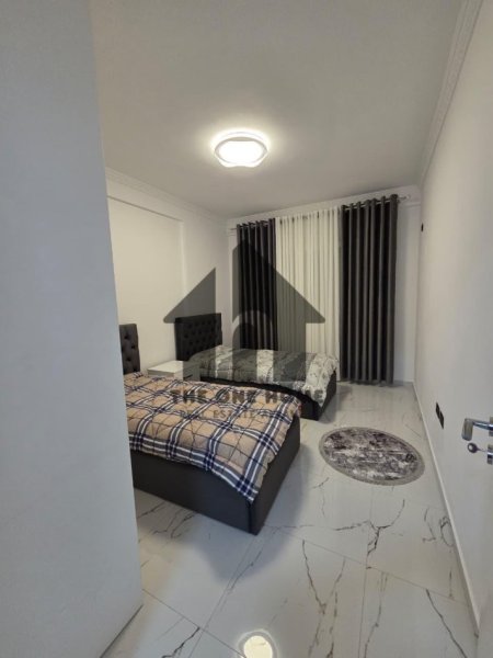 Shqiperi, jepet me qera apartament 2+1+Ballkon Kati 4, 100 m² 600 € (Fresku)