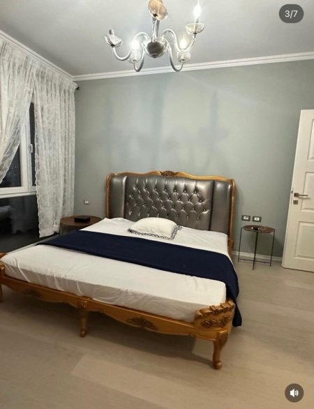 Tirane, shitet apartament 2+1+Ballkon Kati 3, 154 m² (Kopshti botanik)