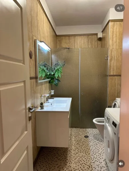 Tirane, shitet apartament 2+1+Ballkon Kati 3, 154 m² (Kopshti botanik)