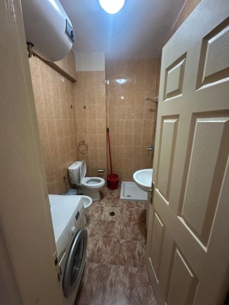 Tirane, jepet me qera apartament 2+1+Ballkon Kati 7, 85 m² 500 € 