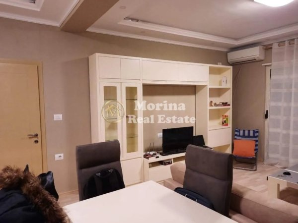 Tirane, jepet me qera apartament 1+1 Kati 2, 67 m² 450 € (Rruga Idriz Dollaku)