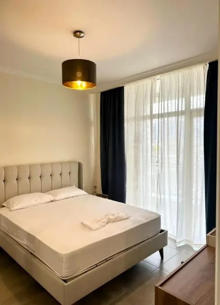 Tirane, jepet me qera apartament 1+1 Kati 1, 70 m² 650 € (Bulevardi i Ri)
