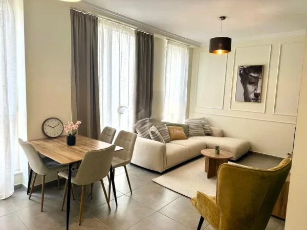 Tirane, jepet me qera apartament 1+1 Kati 1, 70 m² 650 € (Bulevardi i Ri)