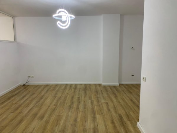 Tirane, shitet apartament 2+1+Ballkon Kati 3, 77 m² (Rruga loni ligori)