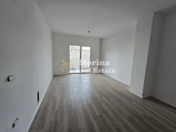 Tirane, shitet apartament 1+1 Kati 1, 73 m² 126.000 € (Laprake)