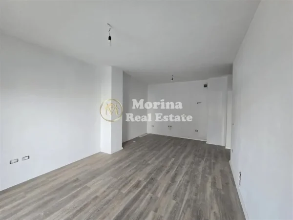 Tirane, shitet apartament 1+1 Kati 1, 73 m² 126.000 € (Laprake)