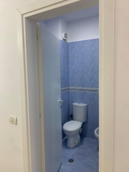 Tirane, shitet apartament 2+1+Ballkon Kati 3, 77 m² (Rruga loni ligori)