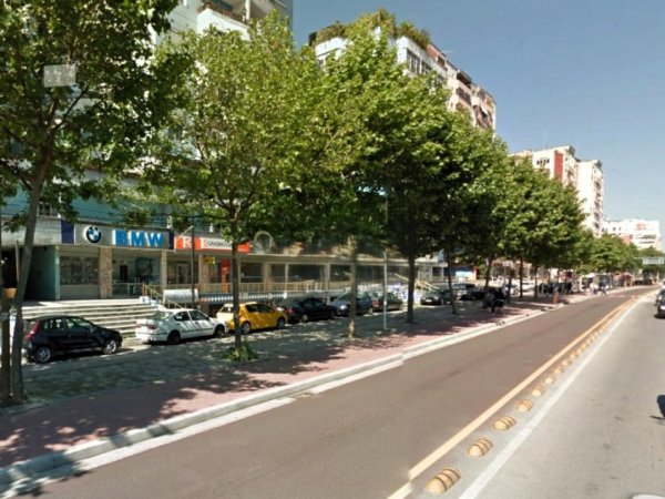 Tirane, jepet me qera ambjent biznesi Kati 0, 1.331 m² 8.500 € (Laprakë)