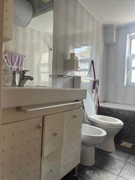 Tirane, jepet me qera apartament 2+1+Aneks+Ballkon Kati 3, 89 m² 700 € 