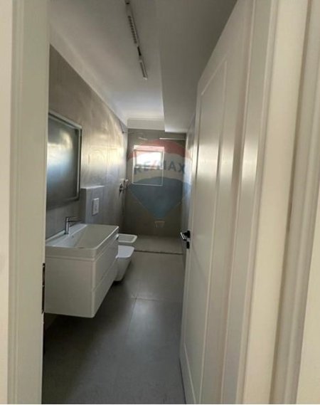 Tirane, shitet apartament 2+1 Kati 4, 65 m² 118.000 € (Rruga e Manastirit)